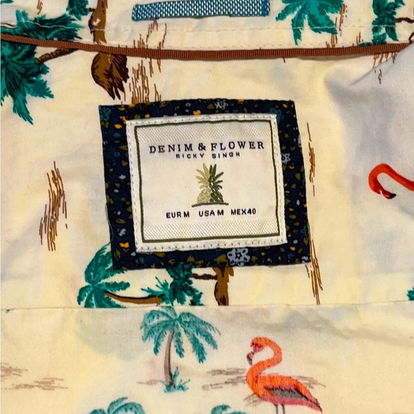 Denim and Flower Flamingo Button down short sleeved shirt-Size M - Picture 5 of 7